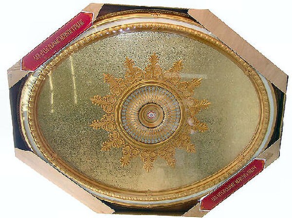 Florentine Gold Ceiling Elegant Medallion Oval Michelangelo